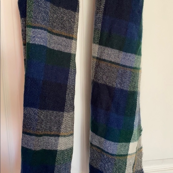 Scarf - Picture 2 of 3